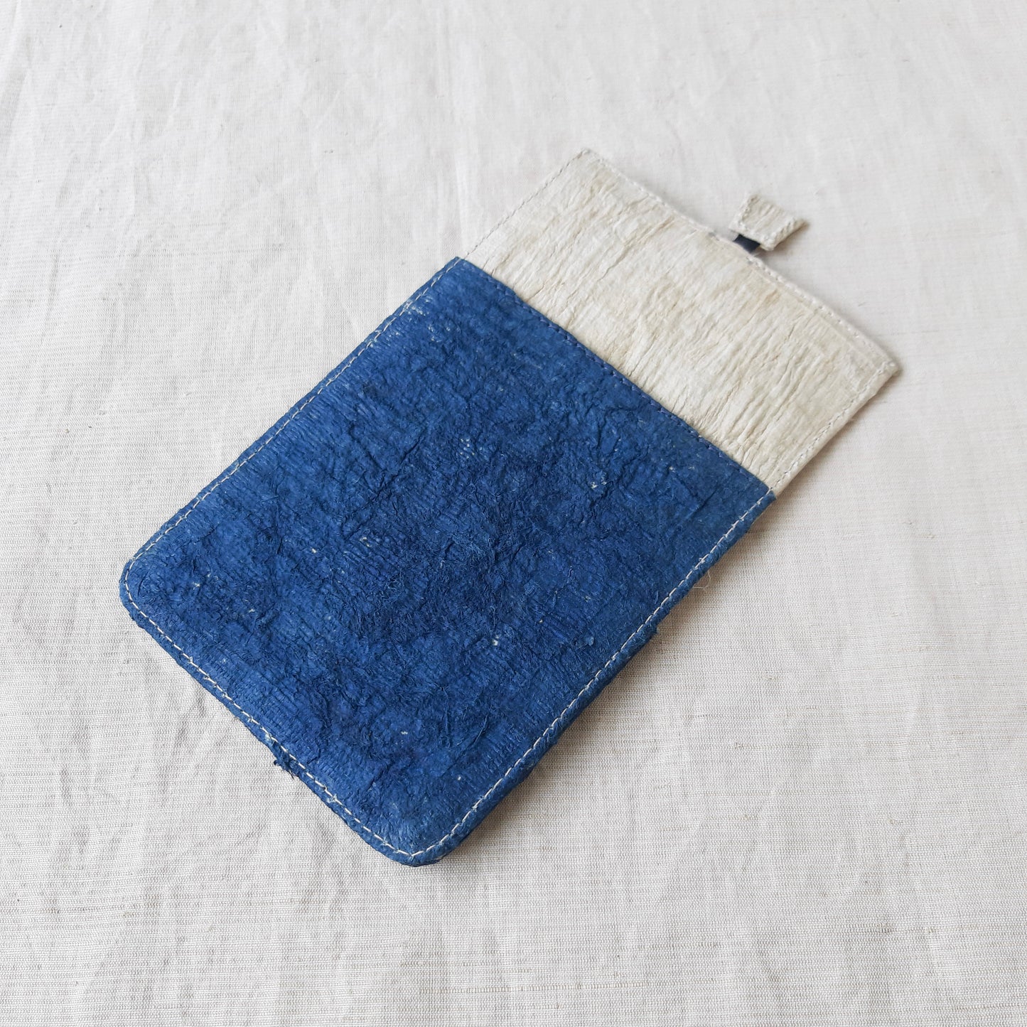 RANTA Indigo Béa - Barkcloth Phone Pouch